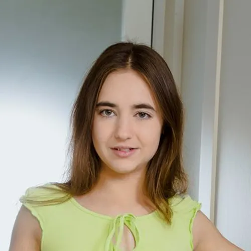 Mara Gri - Heiße Pornodarstellerin aus Russland